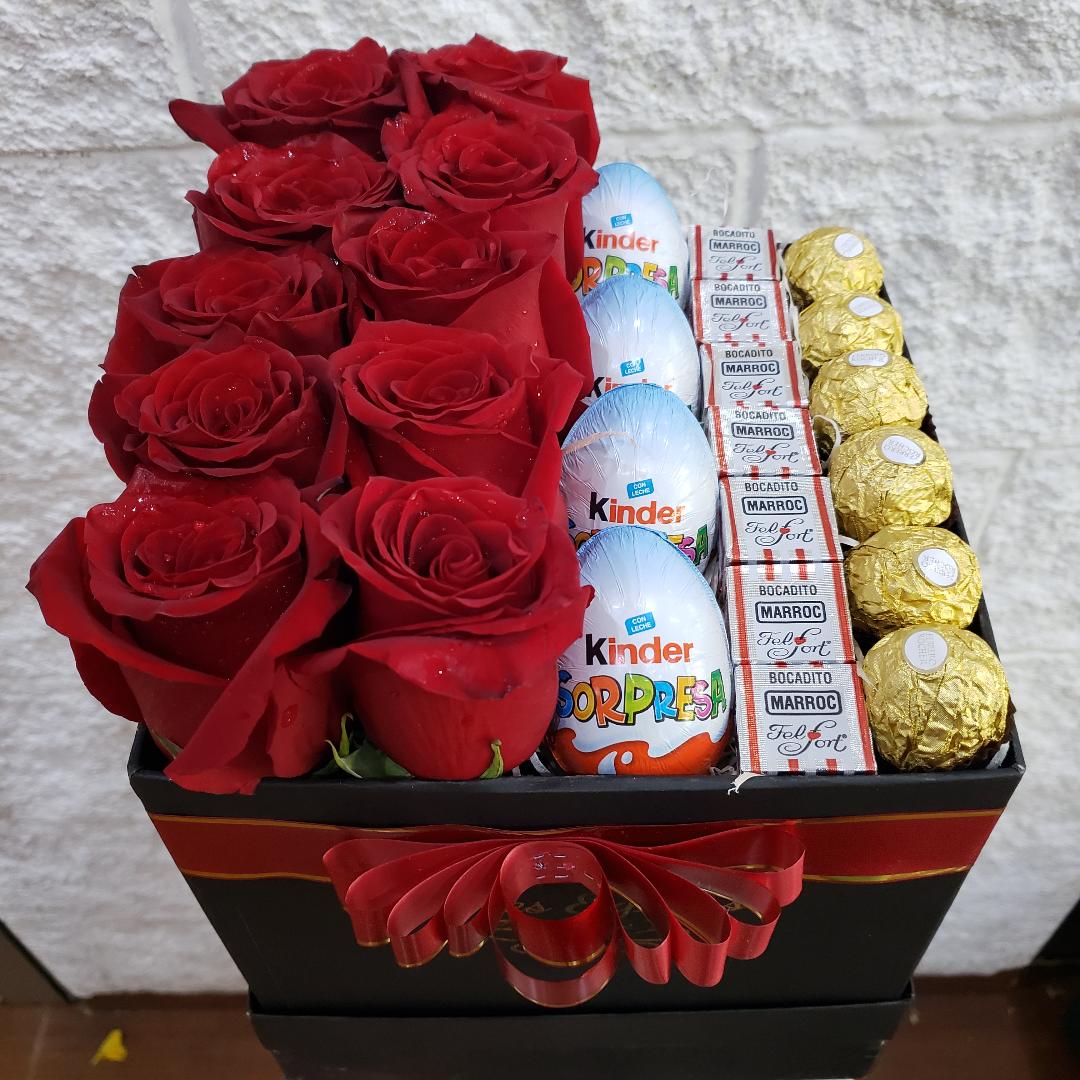 Foto de Caja Rosas , Huevo Kinder , Marroc y Ferrero 